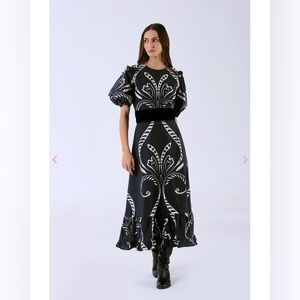 Beyond by Vera Elegant Black and White Patterned Dress